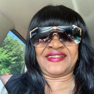 Meet your Posher, Nell